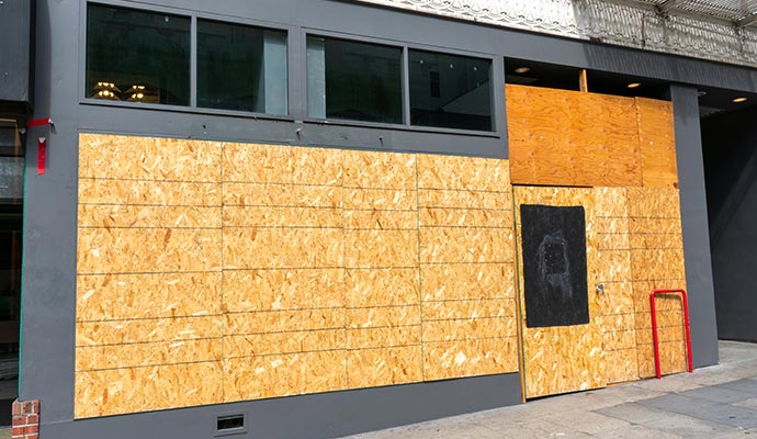 Board-up service for commercial space