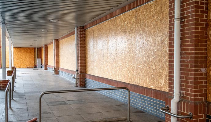 Commercial board-up service