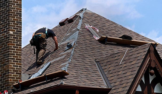 Professional repairing roof