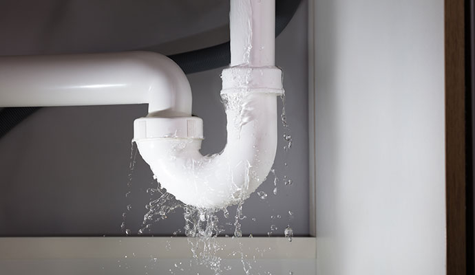 Water leaking from pipe